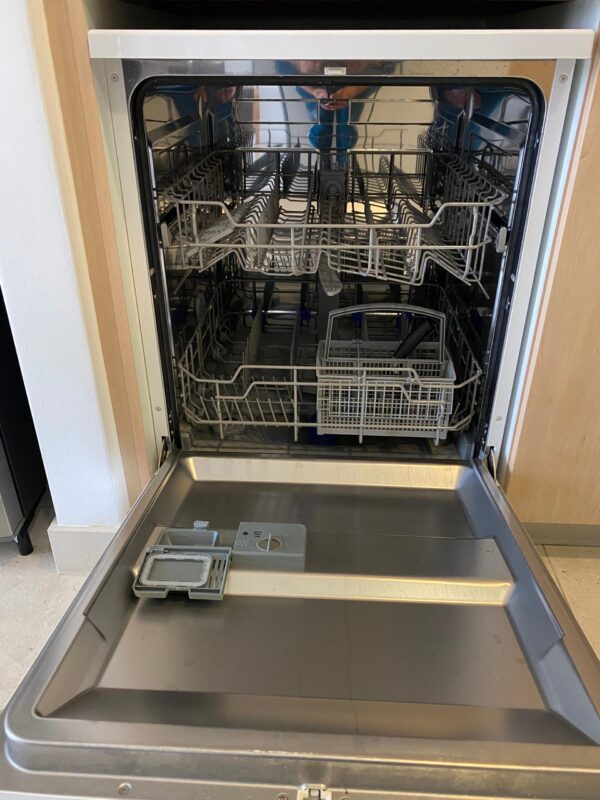 Dishwasher Free Standing from Sharp - Image 3