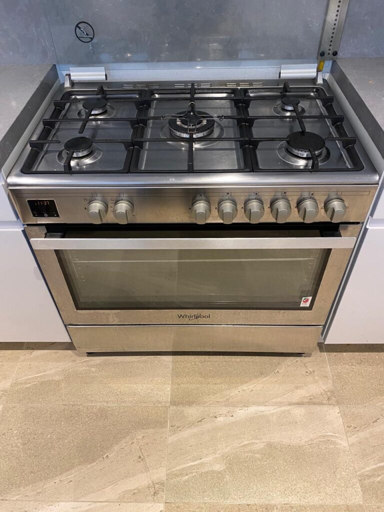 Gas Cooker Free Standing from Whirlpool